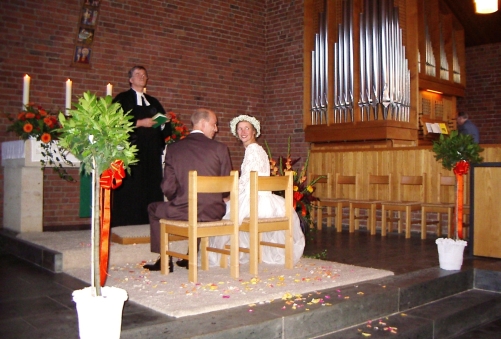 Vor dem Altar